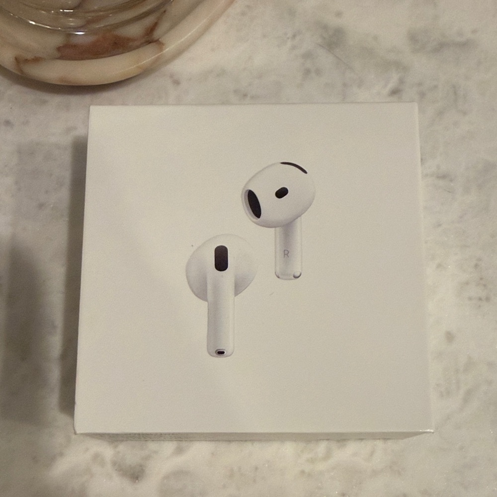 NEW IN SEALED BOX Apple AirPods 4 with noise cancellation and Charging Case